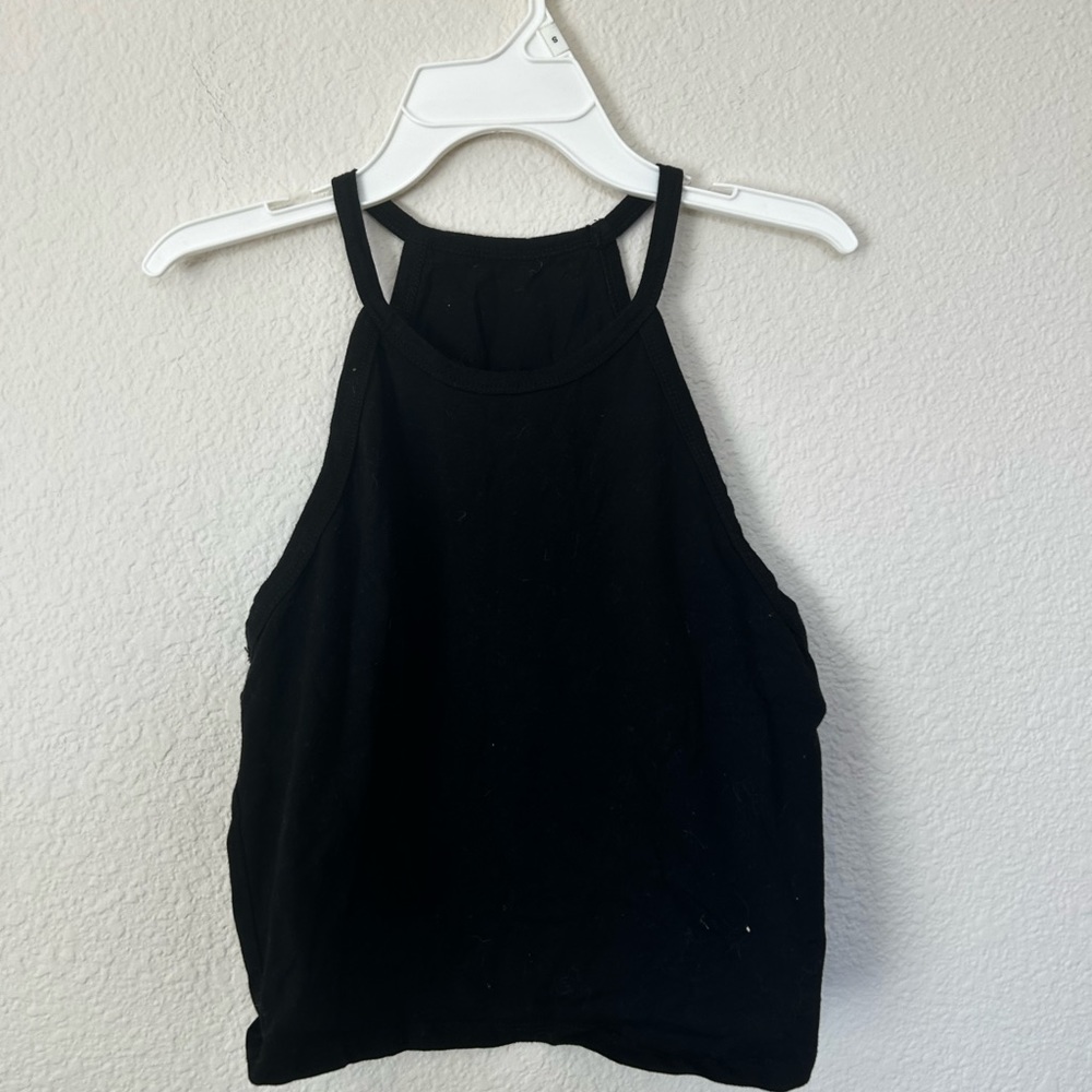 Cropped halter neck